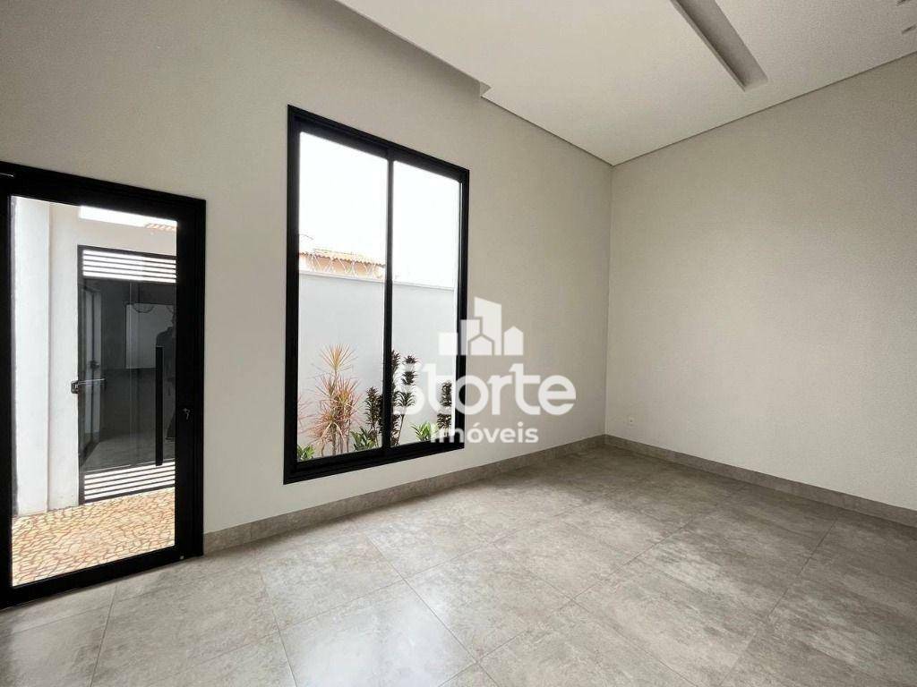 Casa à venda com 3 quartos, 110m² - Foto 3