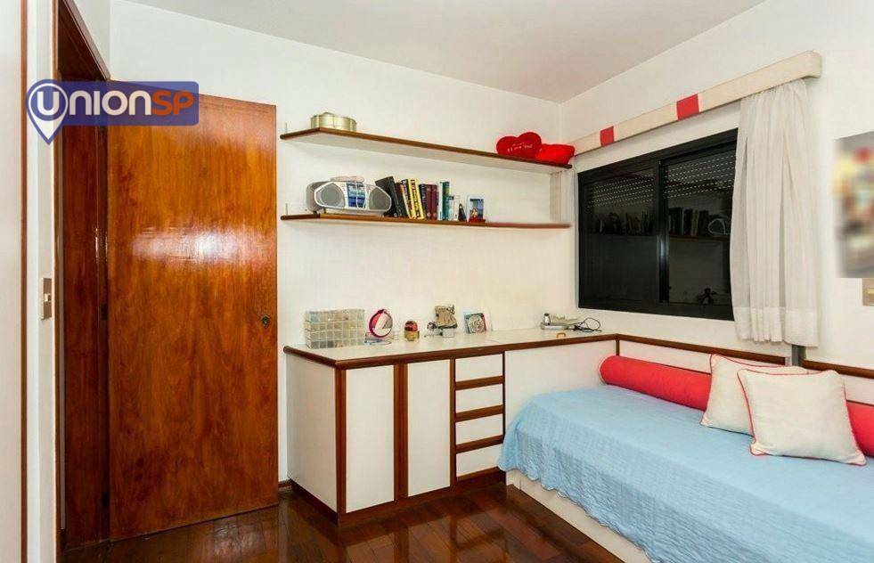 Apartamento à venda com 4 quartos, 189m² - Foto 7