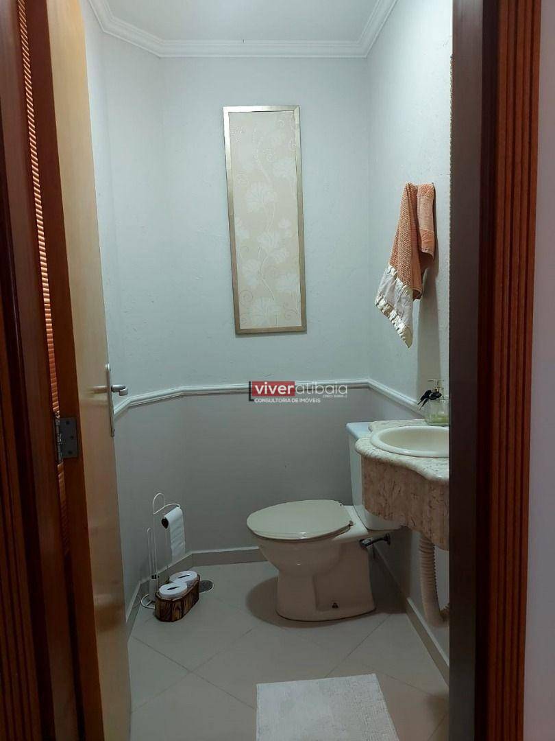 Casa à venda com 4 quartos, 244m² - Foto 13