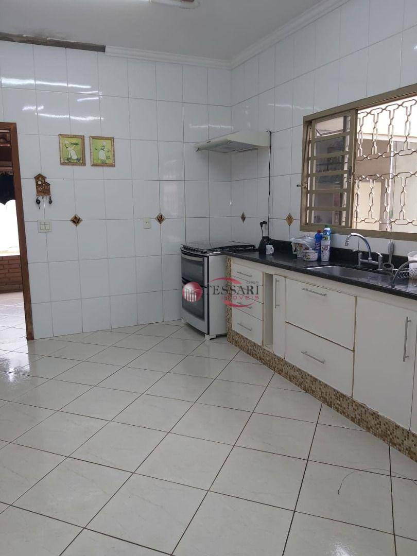 Casa à venda com 3 quartos, 164m² - Foto 2