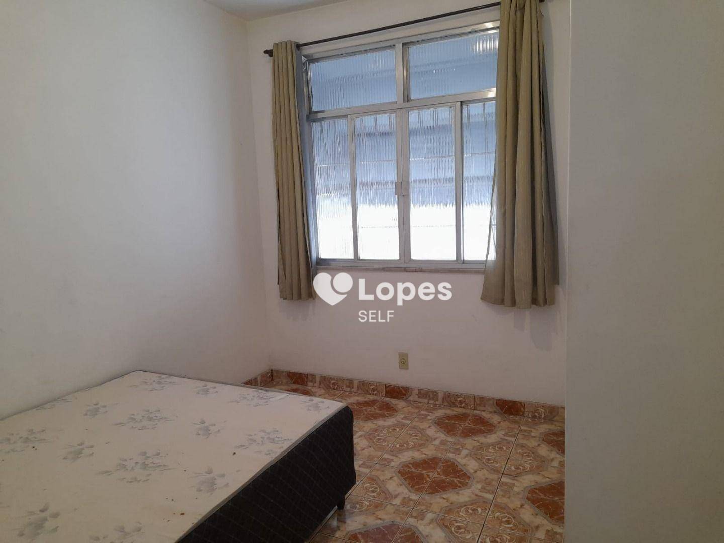 Apartamento à venda com 2 quartos, 70m² - Foto 2