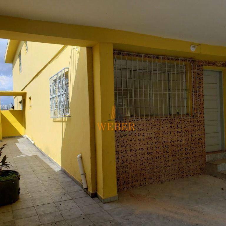 Casa à venda com 3 quartos, 200m² - Foto 1