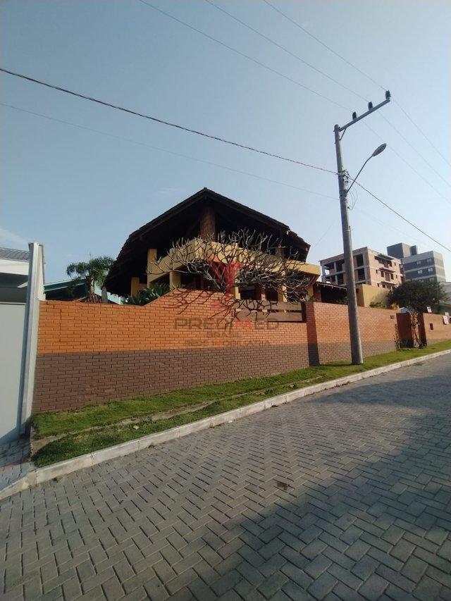 Casa à venda com 3 quartos, 250m² - Foto 3