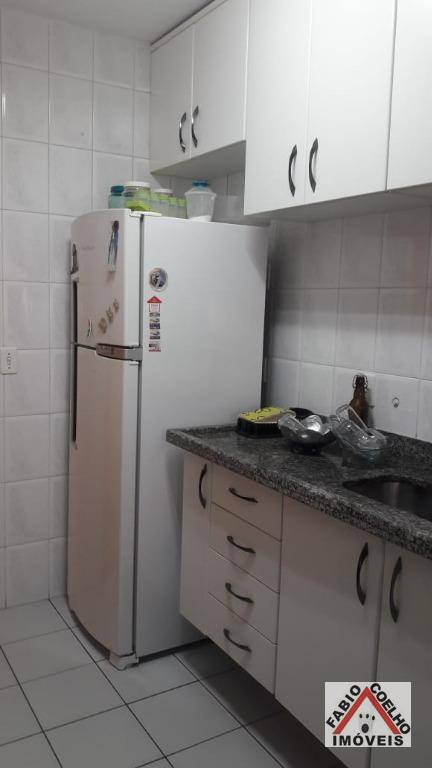 Apartamento à venda com 3 quartos, 75m² - Foto 4