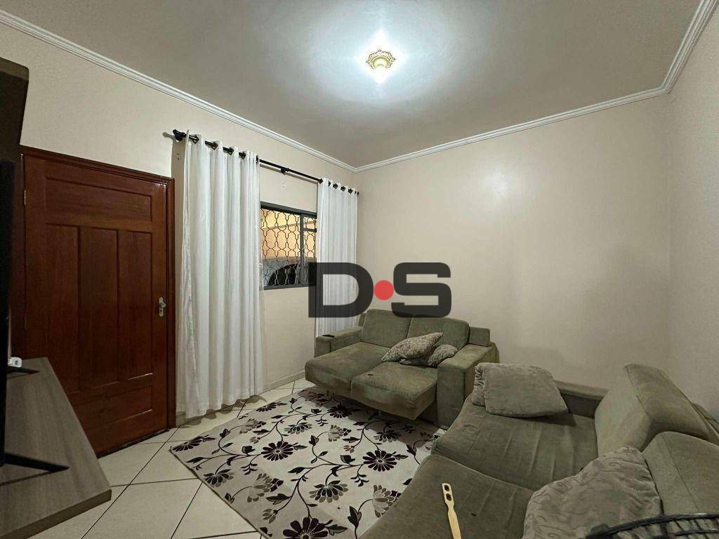 Casa à venda com 3 quartos, 145m² - Foto 2