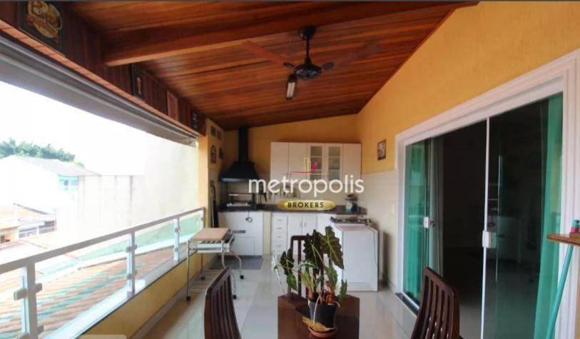 Casa à venda com 3 quartos, 258m² - Foto 1