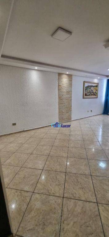 Apartamento à venda com 3 quartos, 74m² - Foto 2