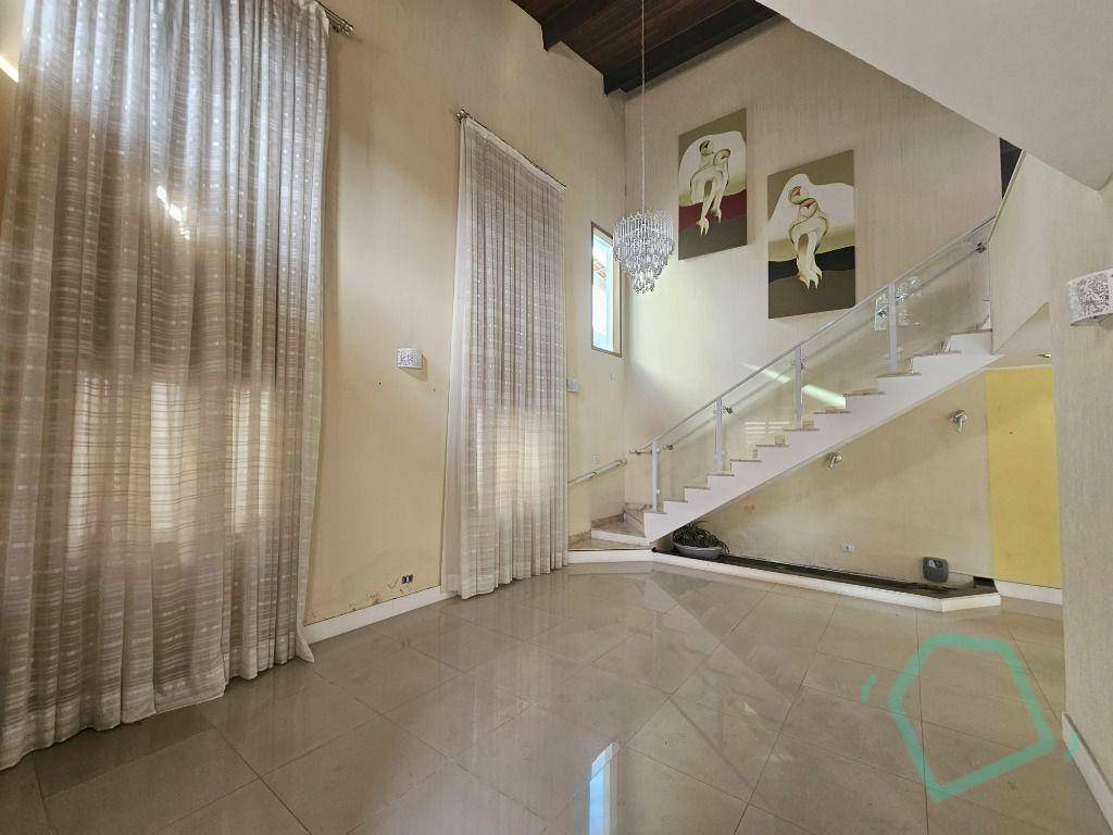 Casa de Condomínio à venda e aluguel com 3 quartos, 400m² - Foto 2