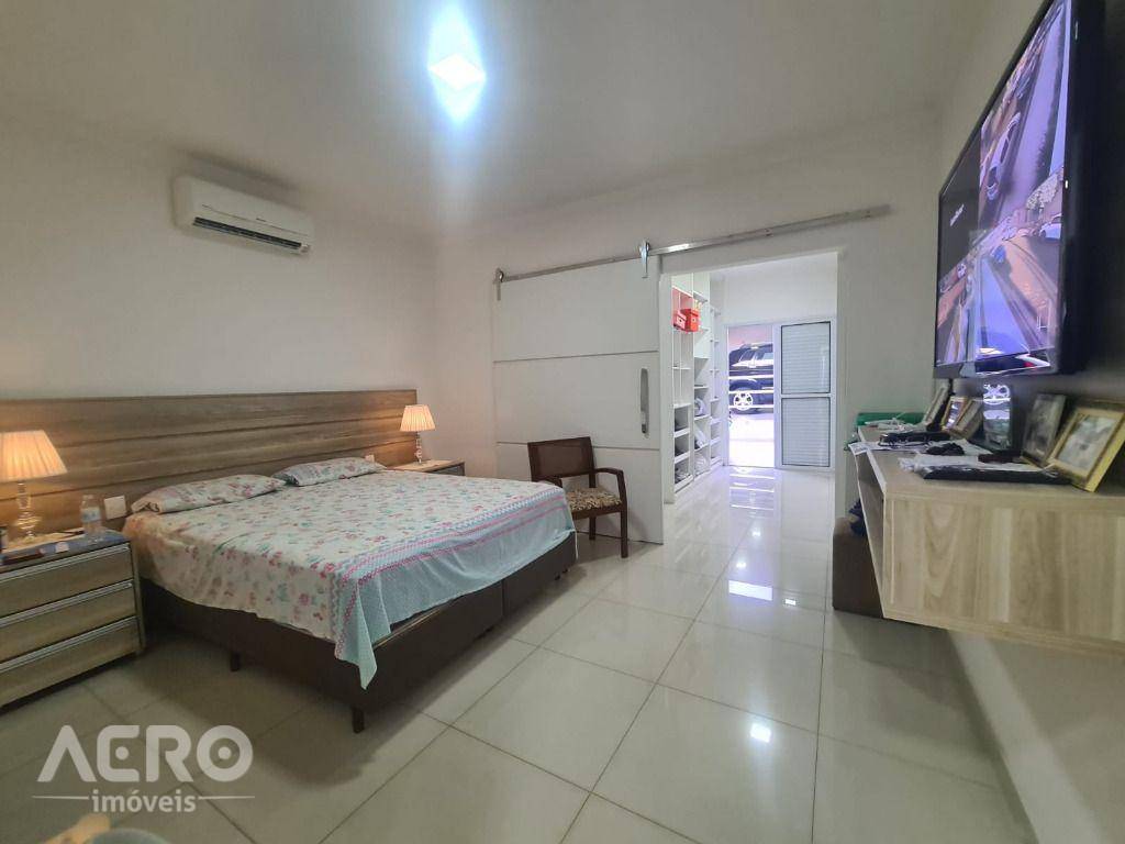 Casa à venda com 3 quartos, 230m² - Foto 15