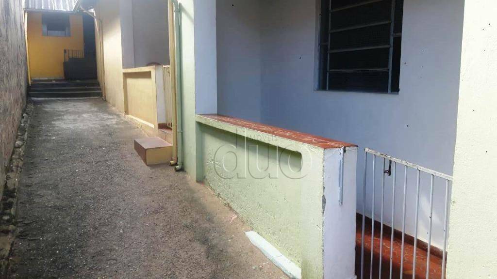 Casa à venda com 6 quartos, 250m² - Foto 2