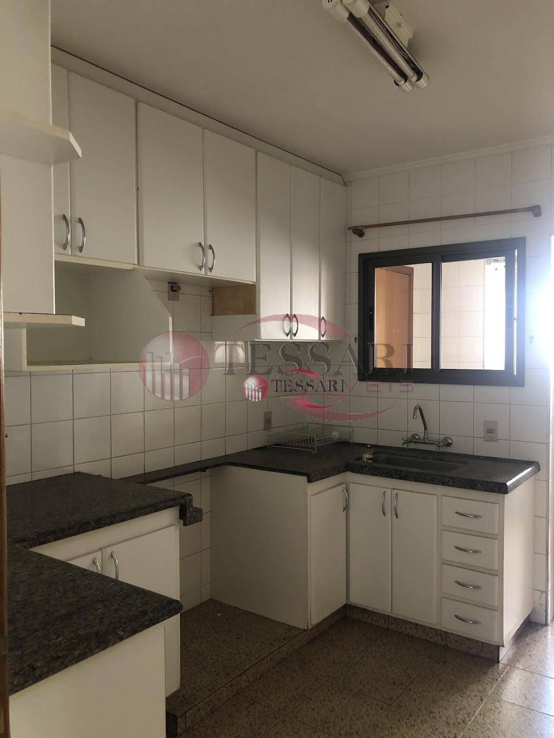 Apartamento à venda com 3 quartos, 109m² - Foto 2