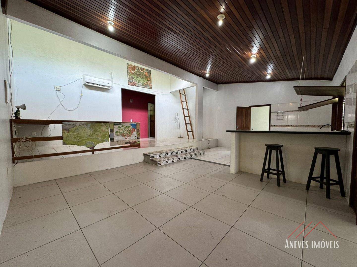 Casa à venda com 3 quartos, 200m² - Foto 5