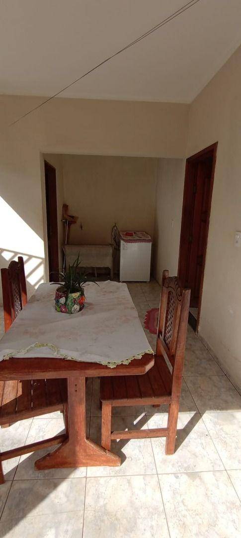 Casa à venda com 4 quartos, 220m² - Foto 12