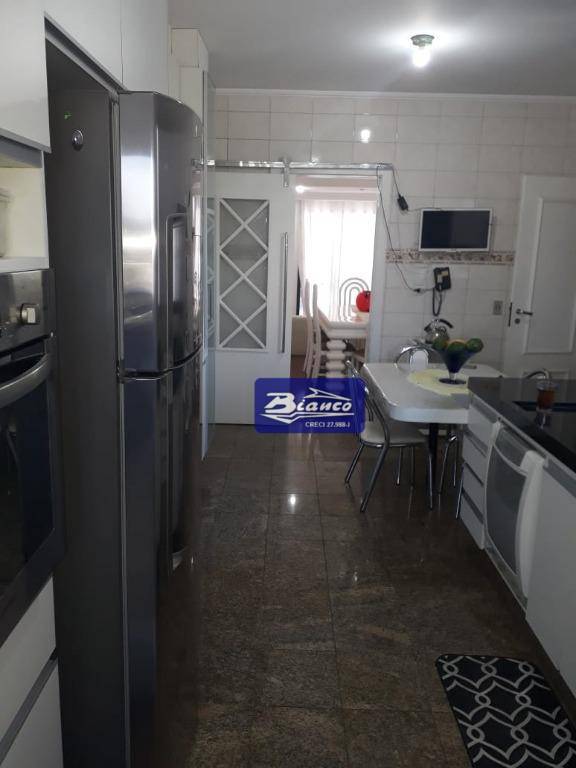 Apartamento à venda com 3 quartos, 176m² - Foto 33