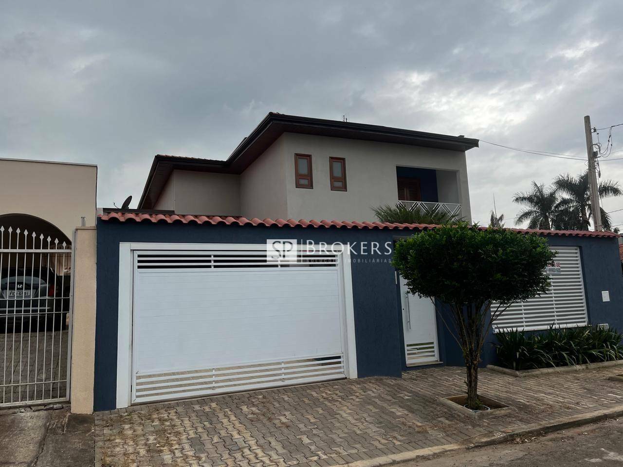 Casa à venda com 4 quartos, 294m² - Foto 2