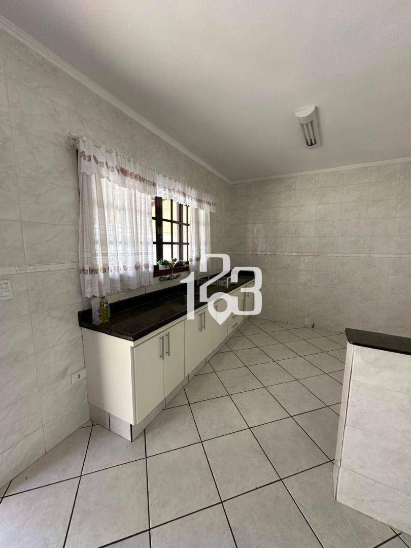 Casa à venda com 3 quartos, 300M2 - Foto 6