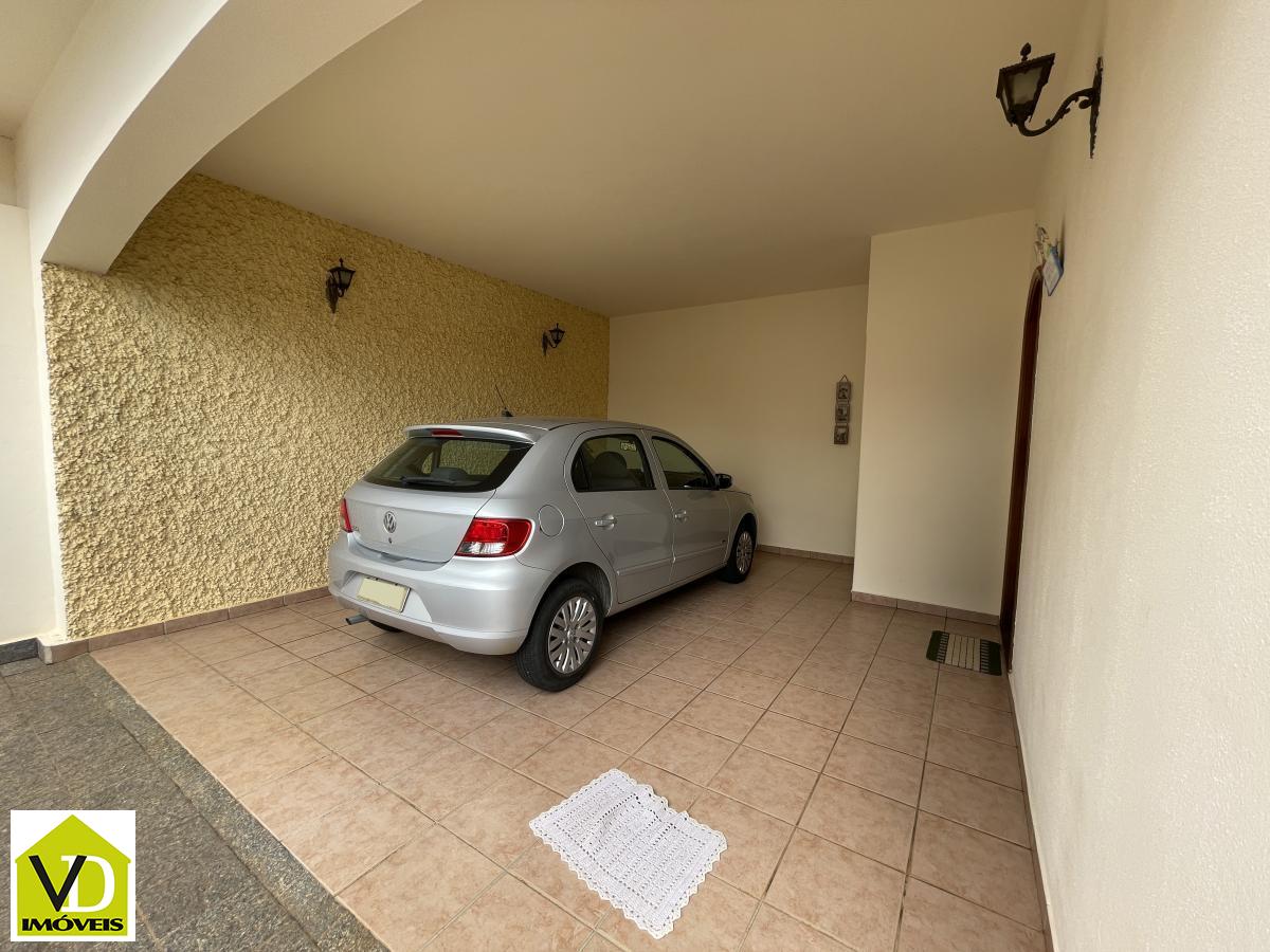 Casa à venda com 3 quartos, 200m² - Foto 4