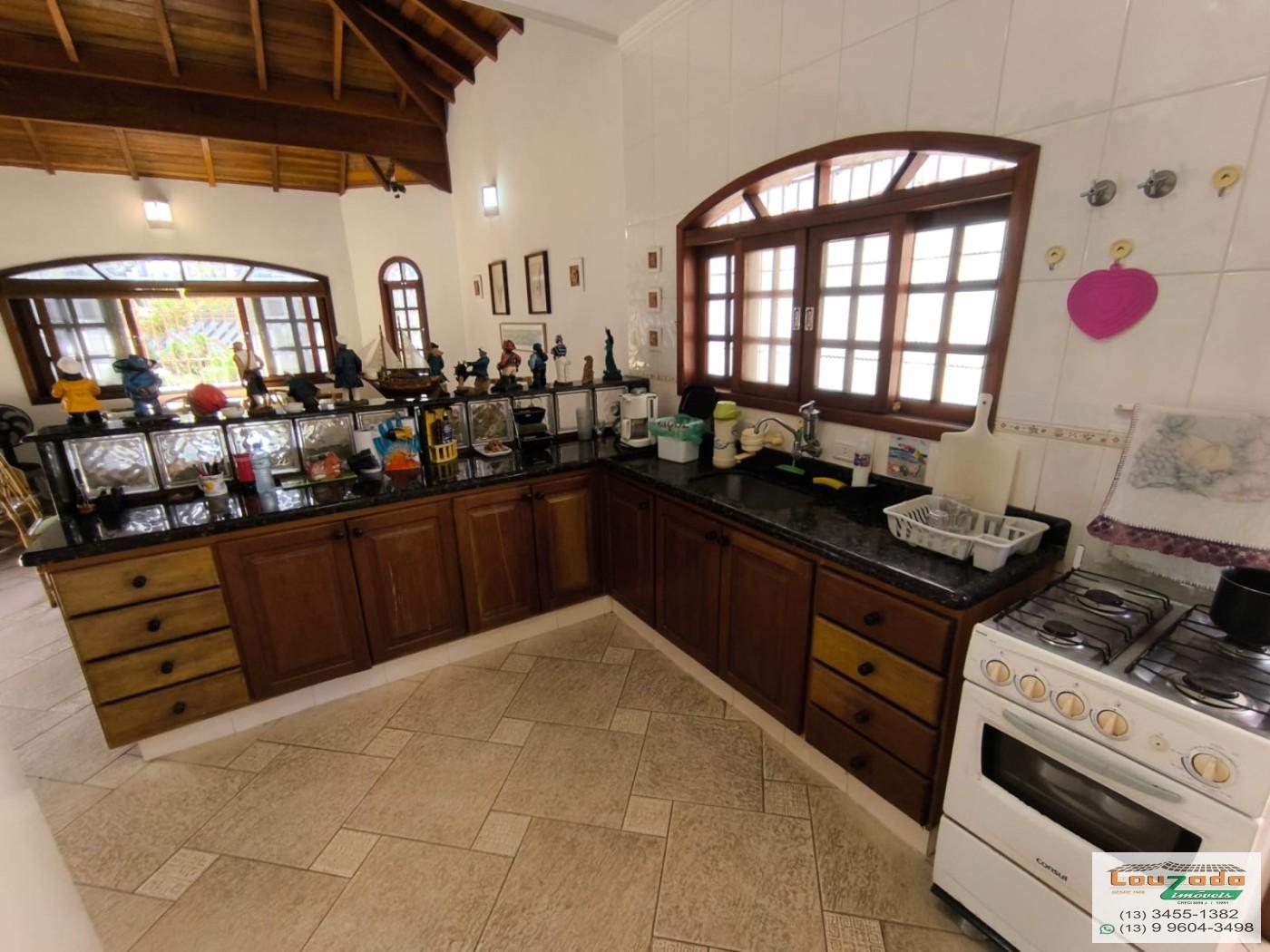 Casa à venda com 3 quartos, 300m² - Foto 11