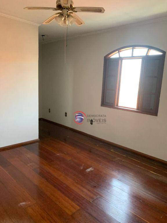 Sobrado à venda com 4 quartos, 232m² - Foto 3