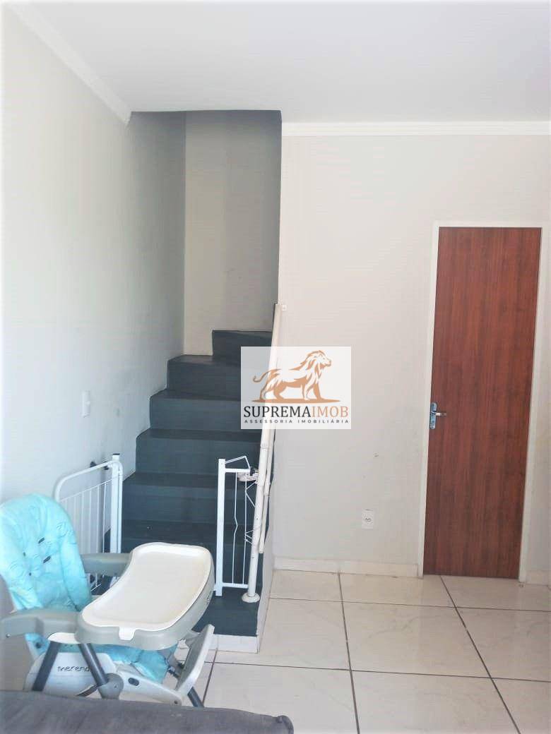 Casa à venda com 2 quartos, 65m² - Foto 2