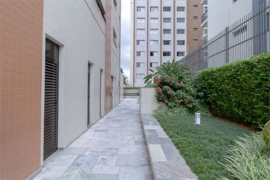 Apartamento à venda com 3 quartos, 200m² - Foto 4