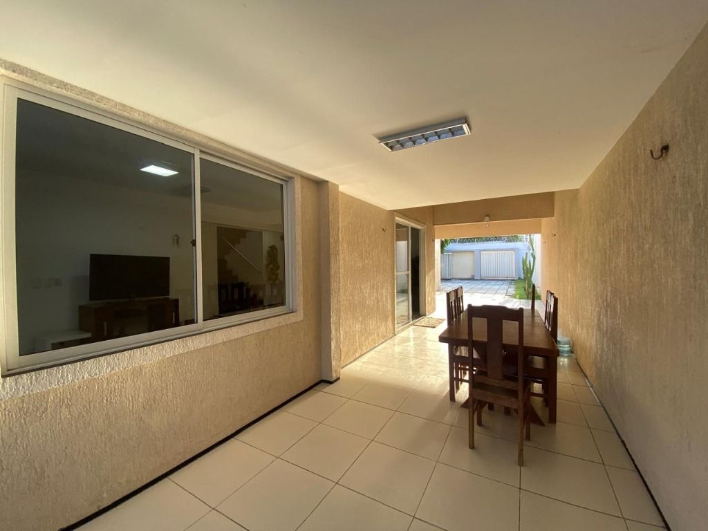 Casa para alugar com 4 quartos, 396m² - Foto 9