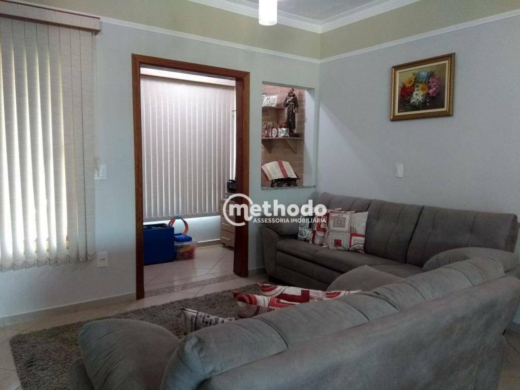 Casa à venda com 3 quartos, 235m² - Foto 4