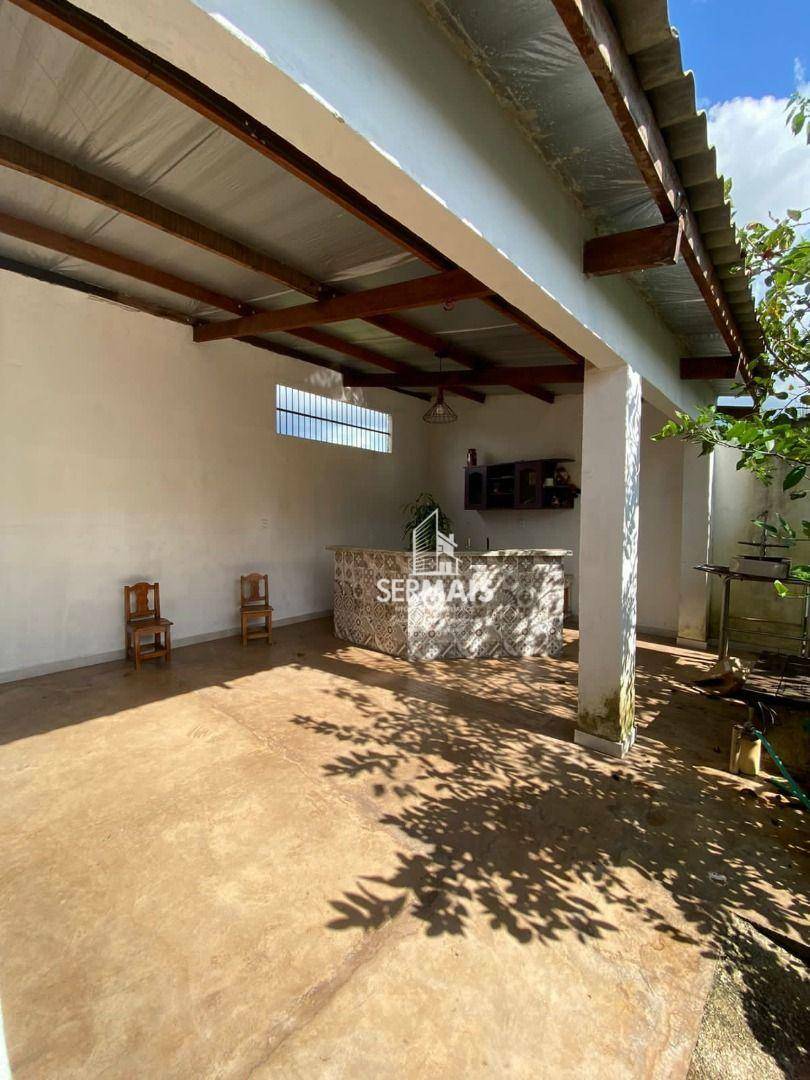 Casa à venda com 4 quartos, 250m² - Foto 19