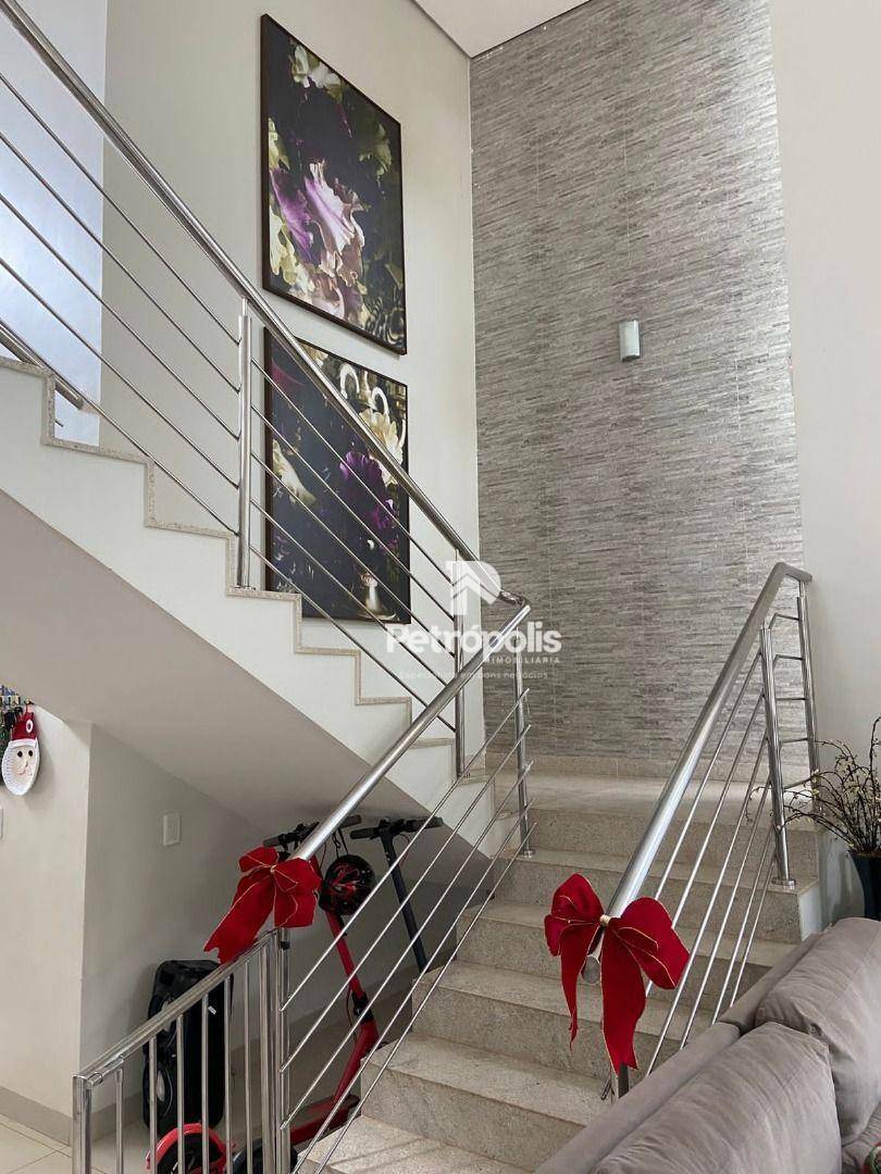 Casa de Condomínio à venda e aluguel com 5 quartos, 263m² - Foto 2