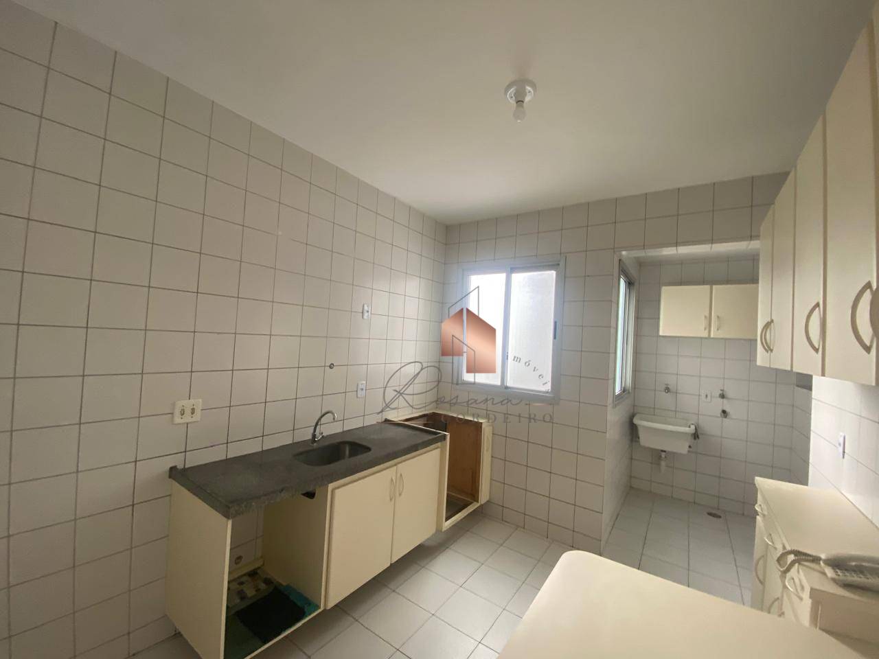 Apartamento à venda com 3 quartos, 83m² - Foto 3