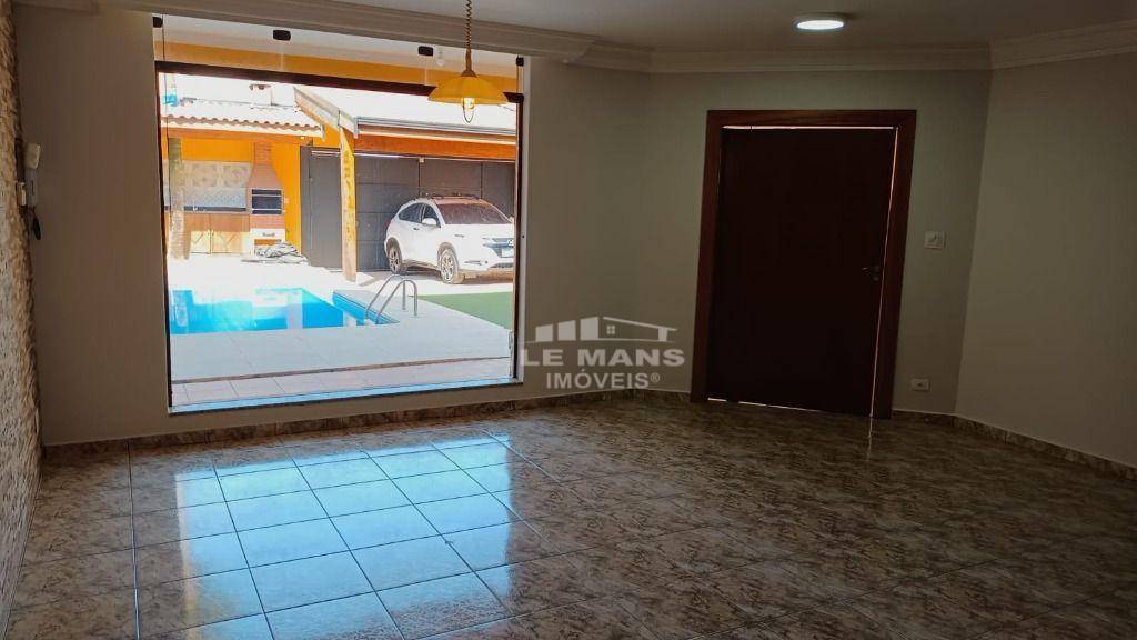 Casa à venda com 3 quartos, 236m² - Foto 17