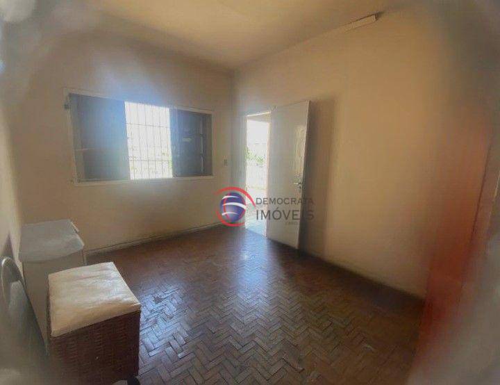 Sobrado à venda com 3 quartos, 236m² - Foto 2