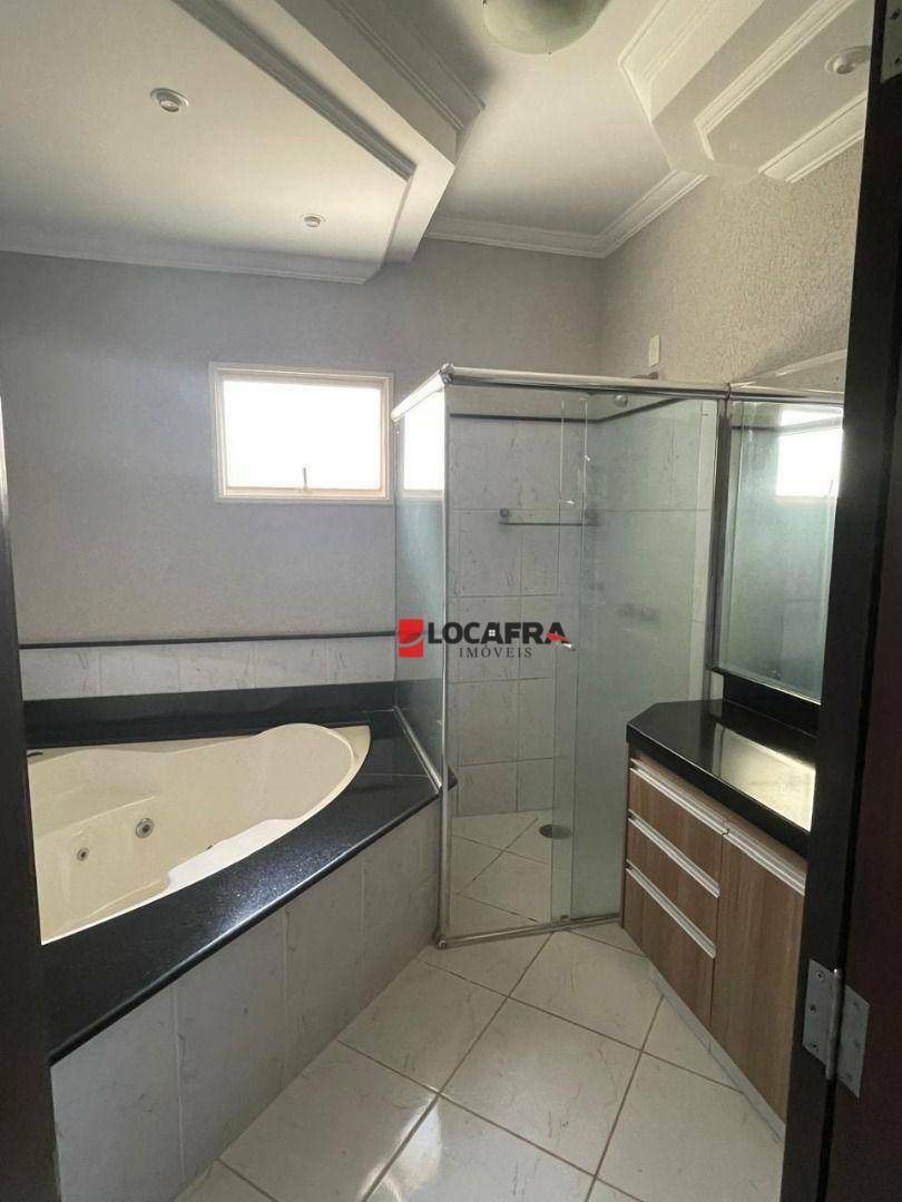 Casa de Condomínio para alugar com 3 quartos, 259m² - Foto 15