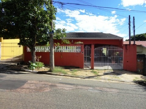 Casa à venda com 3 quartos, 330m² - Foto 1