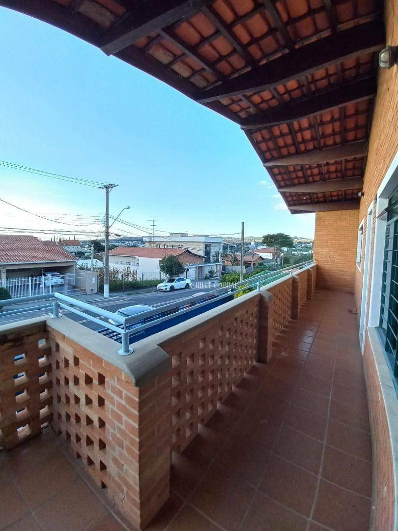 Casa à venda e aluguel com 3 quartos, 227m² - Foto 4