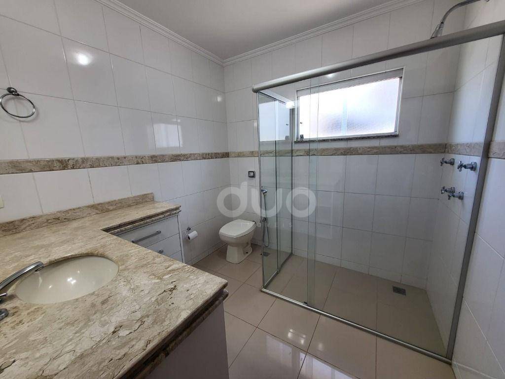 Casa de Condomínio para alugar com 4 quartos, 258m² - Foto 22