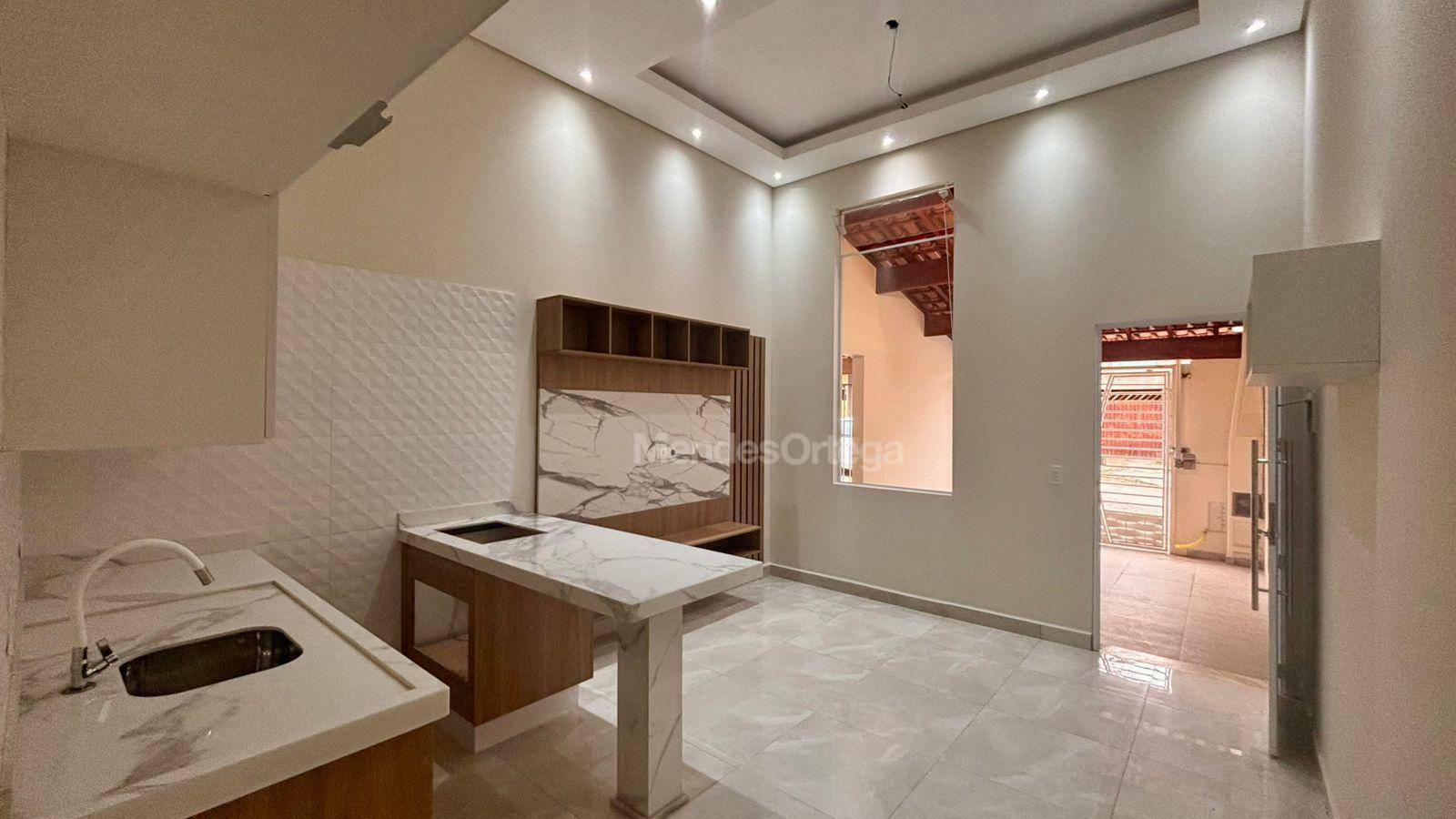 Casa à venda com 2 quartos, 73m² - Foto 4