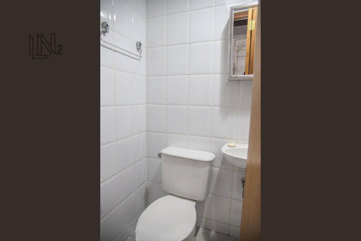 Apartamento para alugar com 3 quartos, 105m² - Foto 12