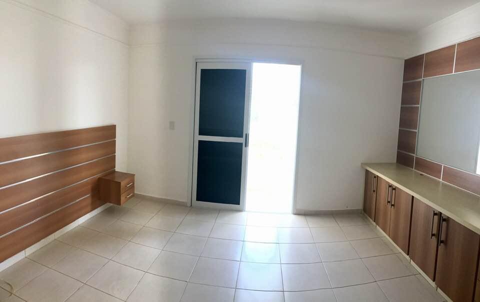 Casa de Condomínio para alugar com 4 quartos, 350m² - Foto 15