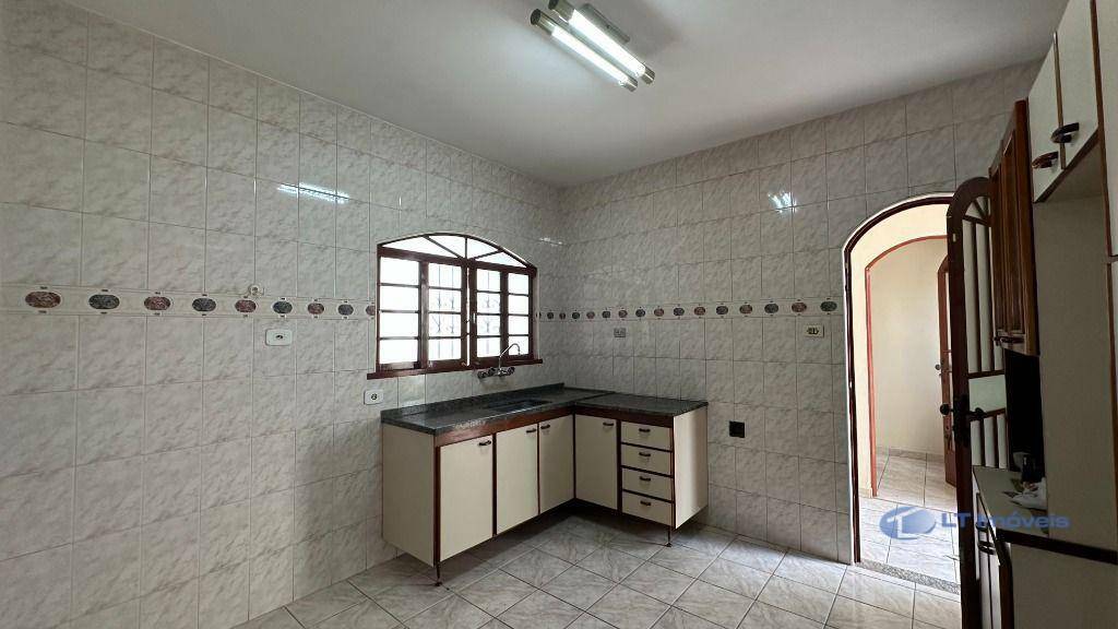 Casa para alugar com 3 quartos, 152m² - Foto 27