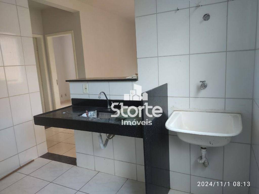 Apartamento à venda com 2 quartos, 45m² - Foto 3