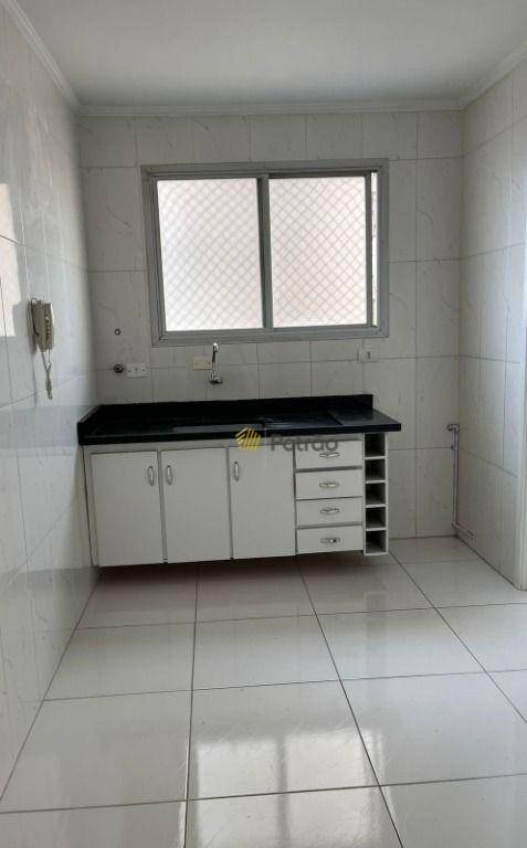 Apartamento à venda com 2 quartos, 68m² - Foto 4