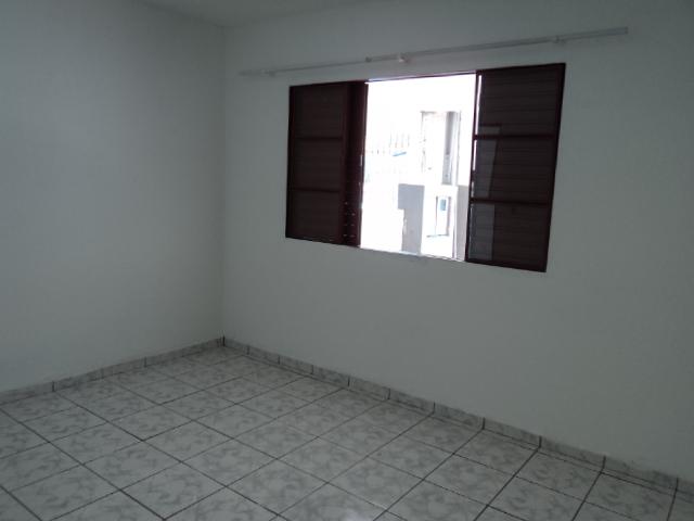 Casa para alugar com 2 quartos, 95m² - Foto 24