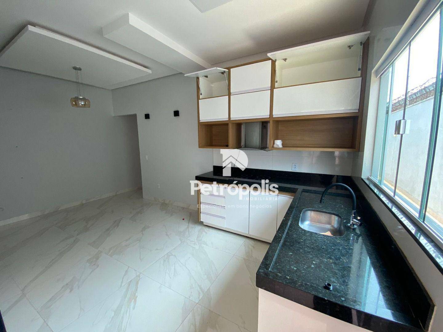 Casa à venda com 3 quartos, 114m² - Foto 4