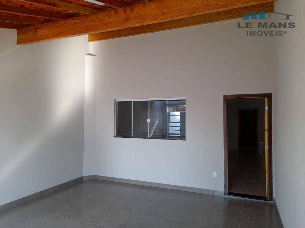 Casa à venda com 2 quartos, 110m² - Foto 3