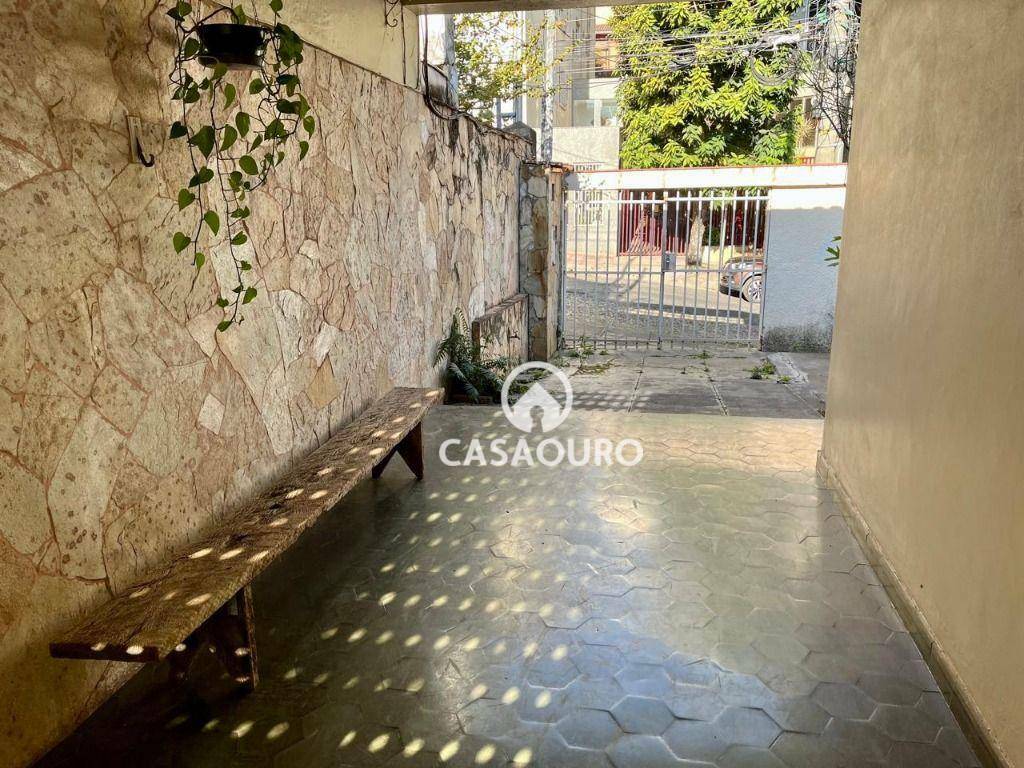 Casa à venda com 6 quartos, 150m² - Foto 13