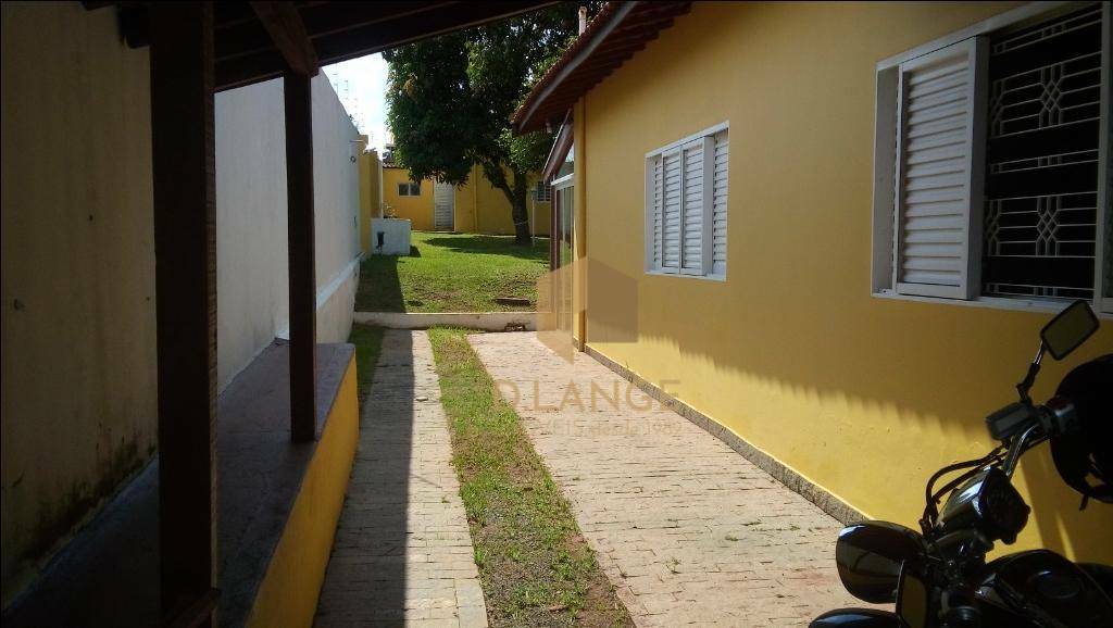 Casa de Condomínio à venda com 3 quartos, 350m² - Foto 2