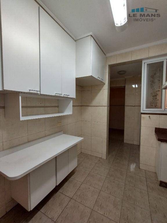 Apartamento à venda com 3 quartos, 105m² - Foto 18