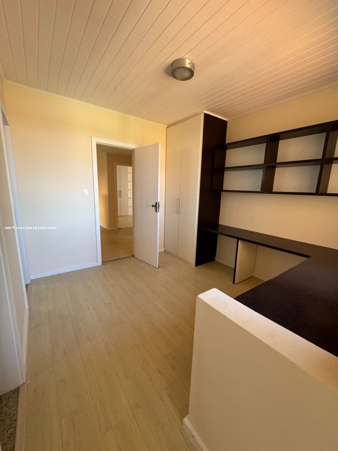 Casa à venda com 4 quartos, 600m² - Foto 9