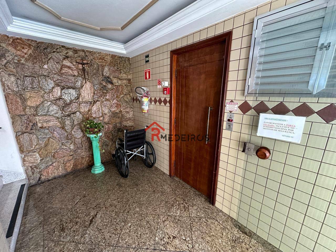 Apartamento à venda com 1 quarto, 42m² - Foto 18